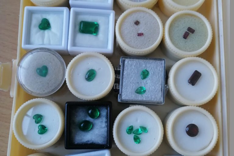 Алмазы, изумруды, сапфиры… В Беларуси ставят на поток «добычу» ювелирных камней